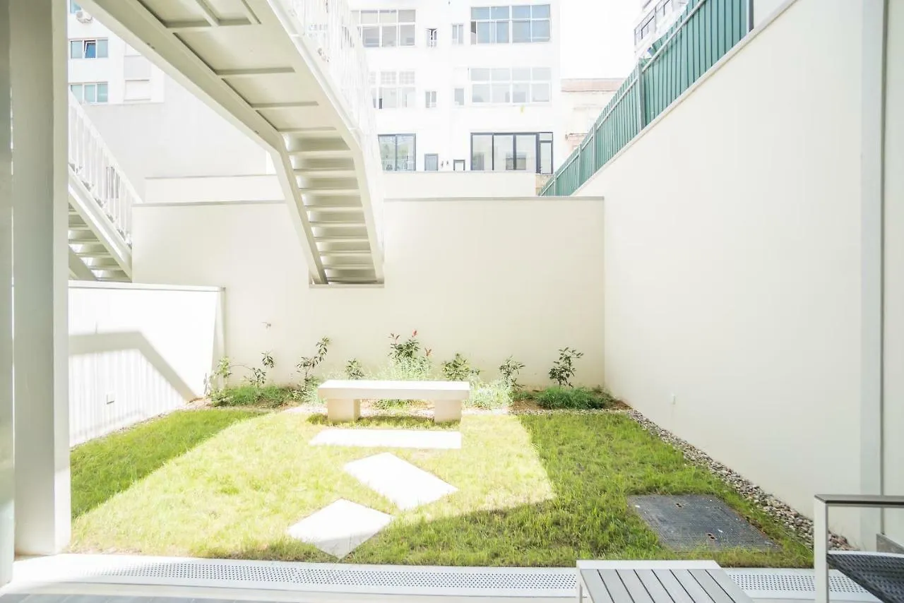 Courtyard & Elegance Apartment Lisbon