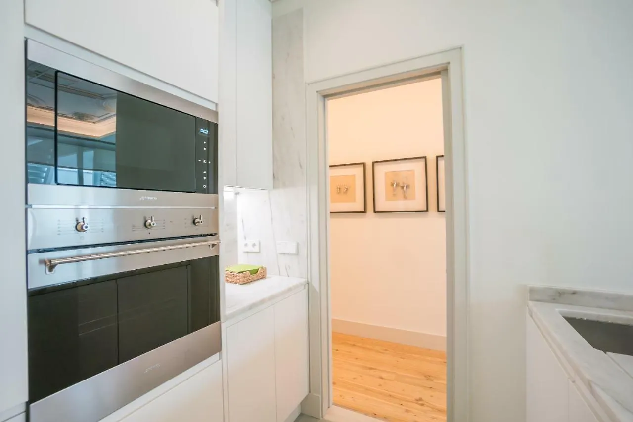 Courtyard & Elegance Apartment Lisbon