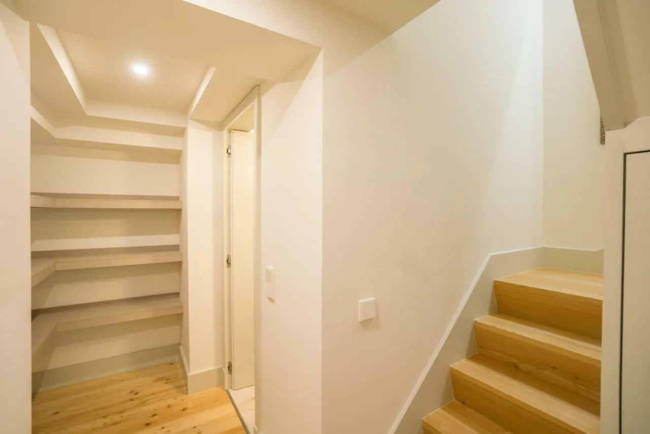 Courtyard & Elegance Apartment Lisbon