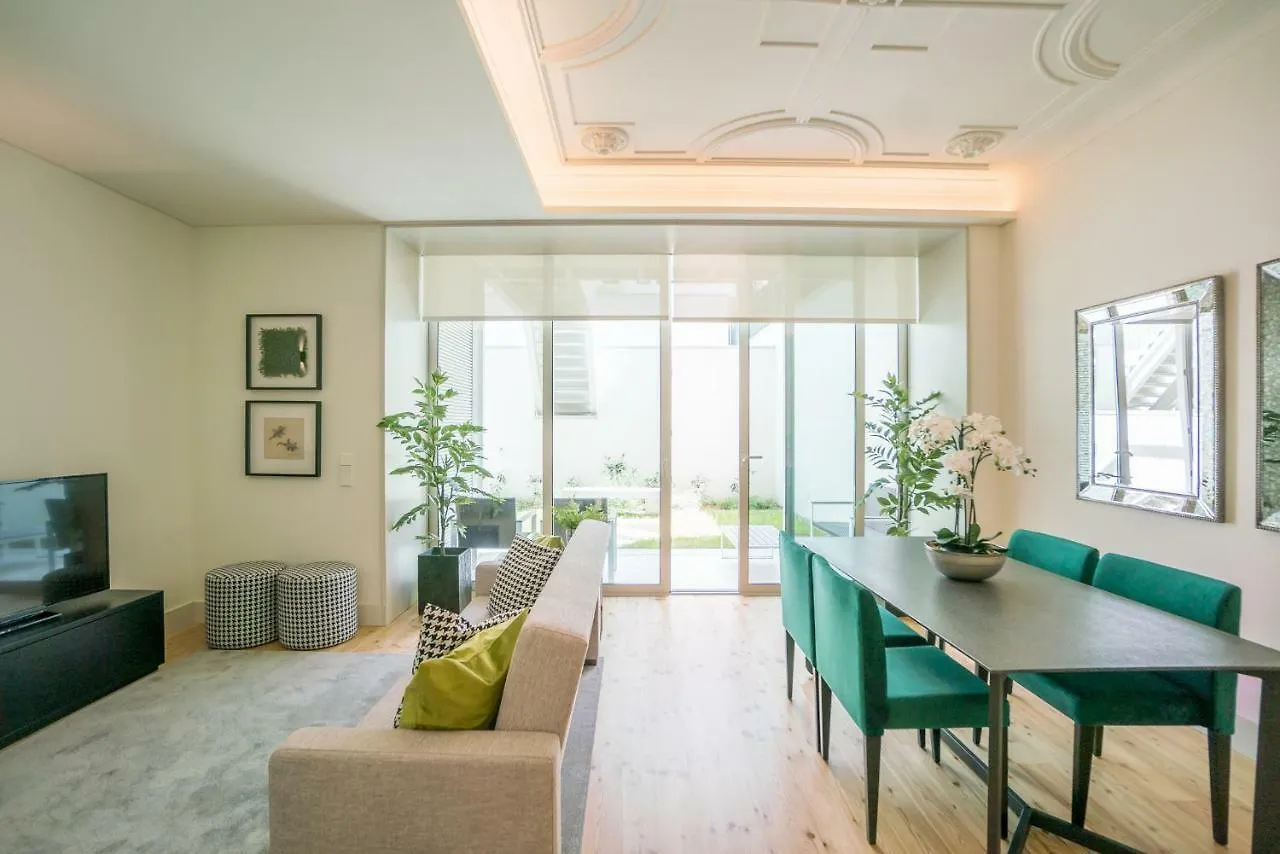 Courtyard & Elegance Apartment Lisbon