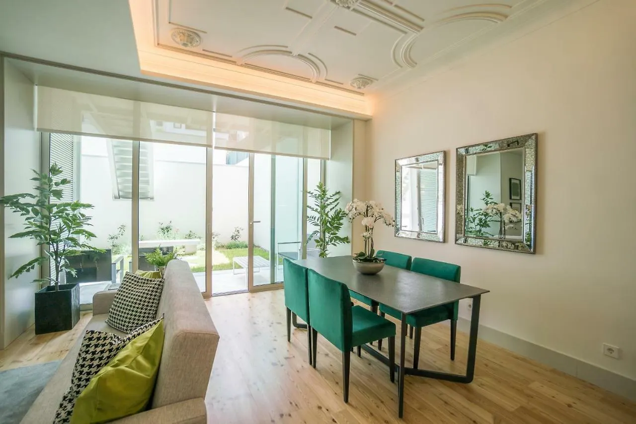 Courtyard & Elegance Apartment Lisbon