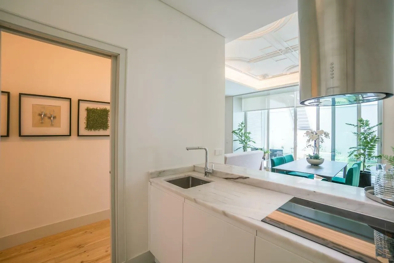 Courtyard & Elegance Apartment Lisbon